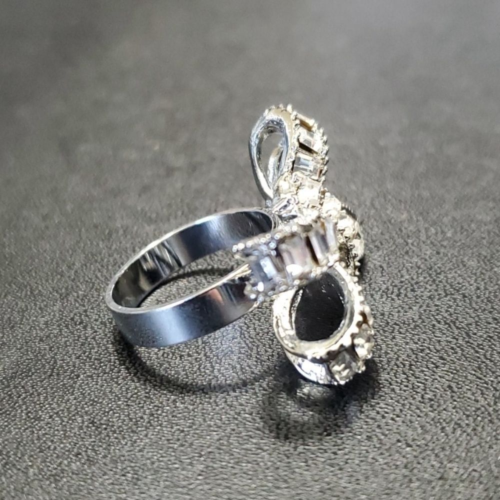 Silver tone bow ring 6.25 clear rhinestone - Picture 6 of 10